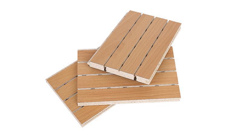 高鐵候車(chē)室里的條形吸音板-1